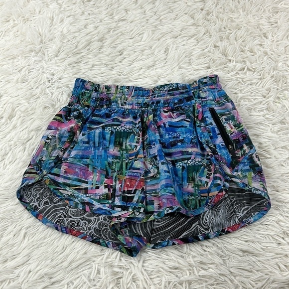 Lululemon SeaWheeze 2018 Tracker Shorts - Picture 1 of 4